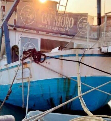 “Grave rischio ambientale”. Il Comune accelera per rimuovere il relitto del Ca’ Moro 