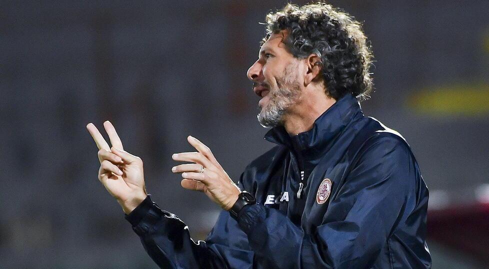 Due allenatori, due esoneri 