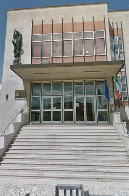 Troppi contagi a scuola «Elementari chiuse»