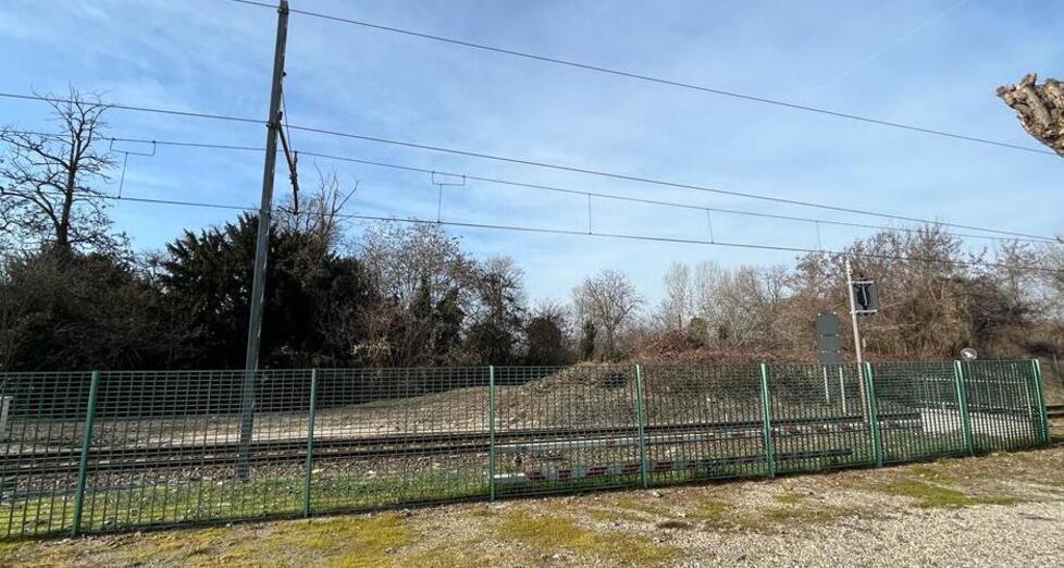 La casa cantoniera abbattuta, era un simbolo del degrado 