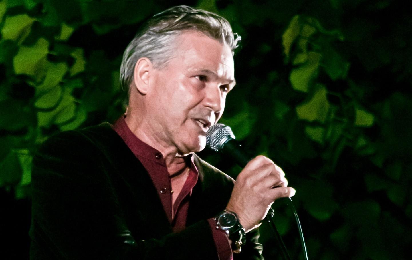 Il cantautore Alverio Cau ospite a Casa Sanremo 