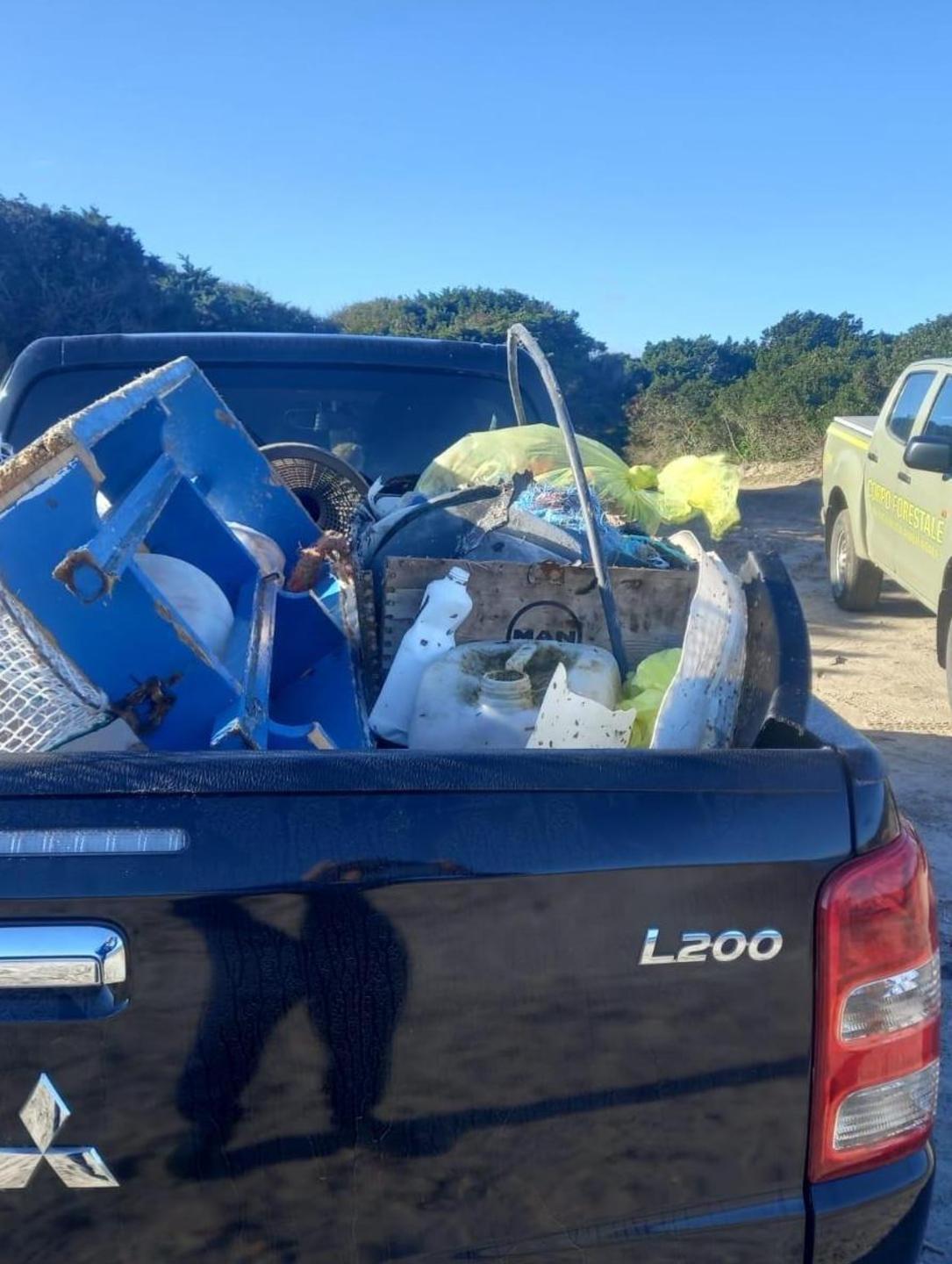 Isole liberate da altri 300 chili di rifiuti 