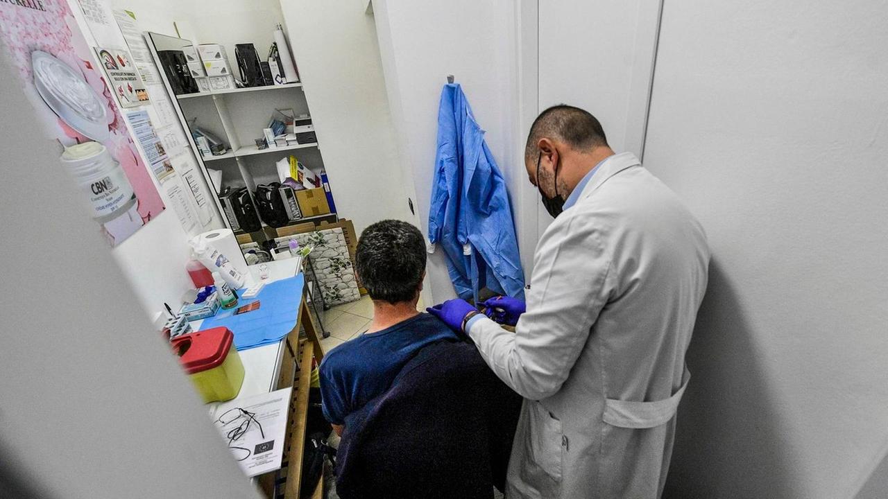 Coronavirus, in Sardegna ancora 260mila non vaccinati 