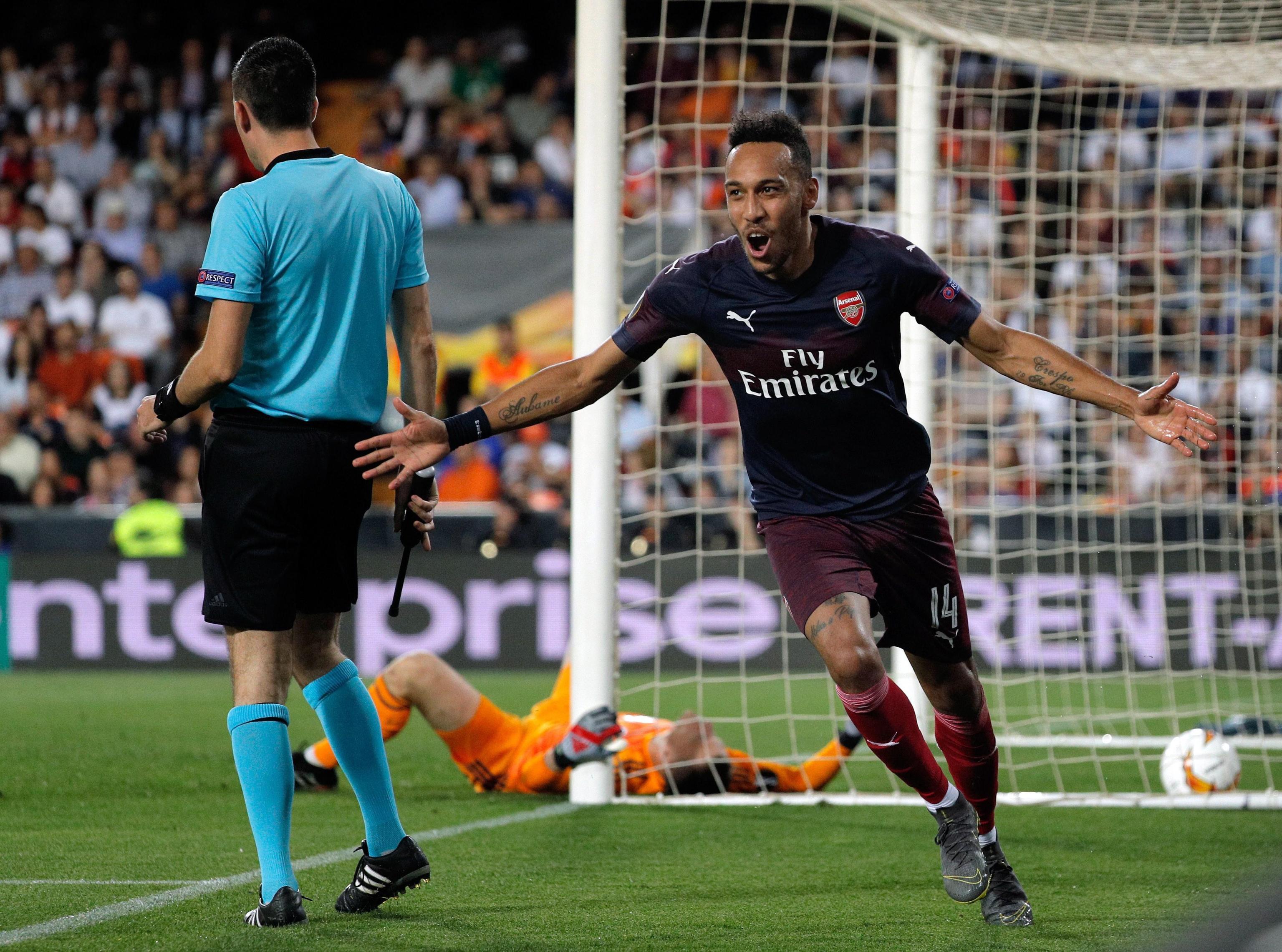 Il Milan sulle tracce di Aubameyang. Inter e Napoli su Ginter e Oliveira 