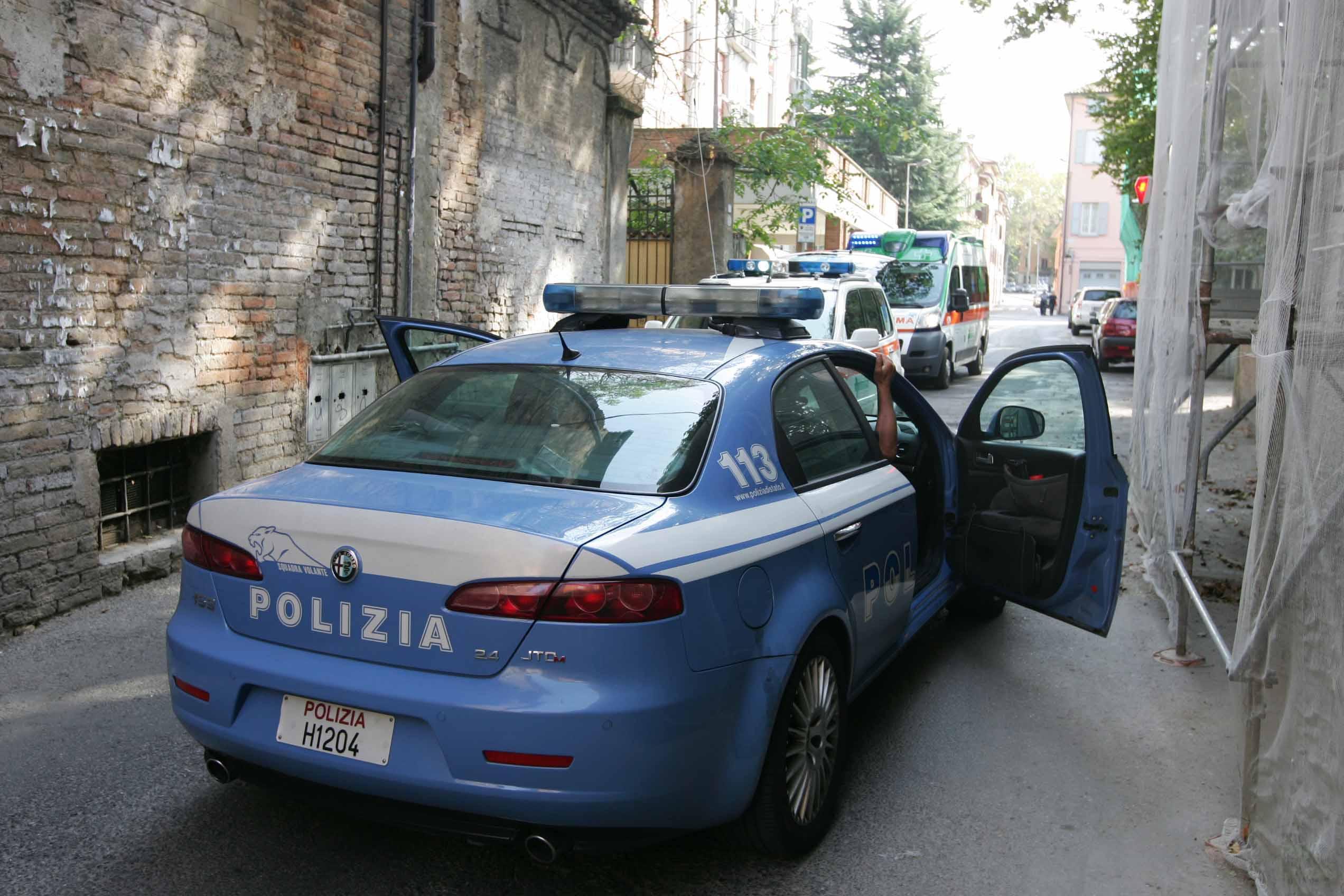 Una volante della polizia (foto d'archivio)