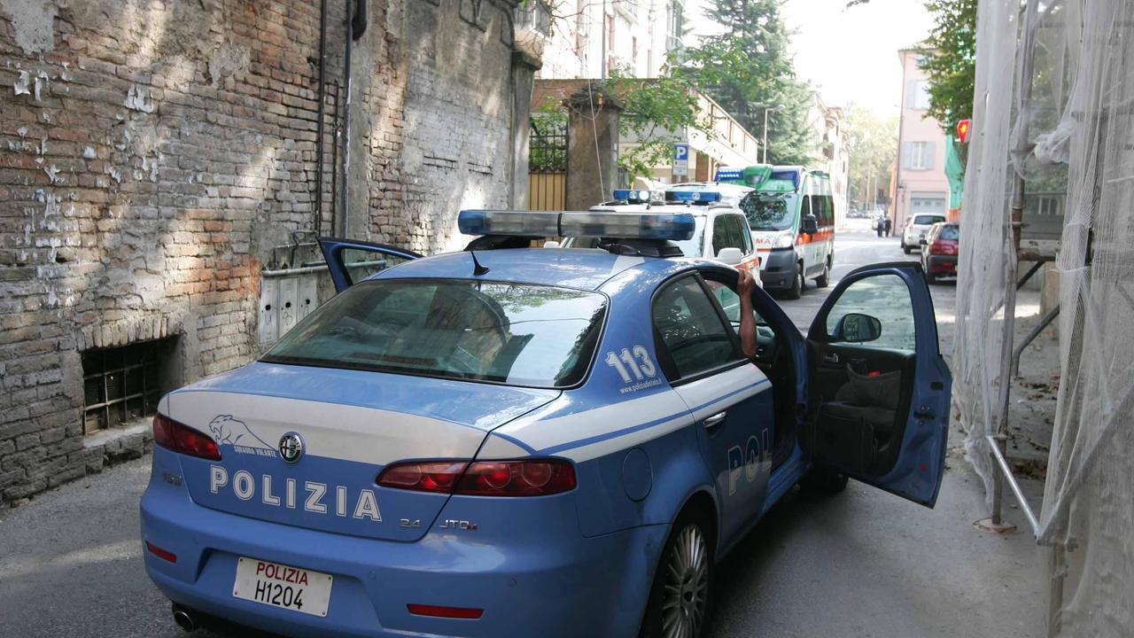 Una volante della polizia (foto d'archivio)