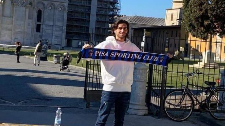 Torregrossa in piazza dei Miracoli immortalato dagli scatti dei tifosi