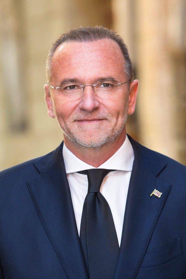 Quirinale, Cappellacci positivo al Covid vota al drive in