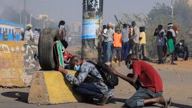 Sudan: ancora un manifestante ucciso ai cortei anti-golpe