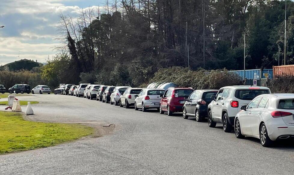 Tamponi al Palagolfo Tante auto in fila ma nessuna criticità