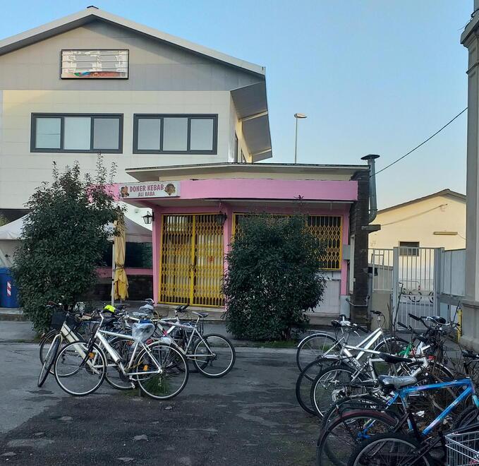 Ferisce e rapina un ristoratore: arrestato 