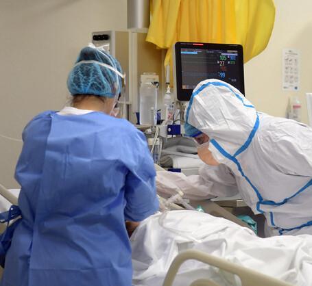 Covid, altre due vittime e 692 nuovi casi ma calano i ricoveri