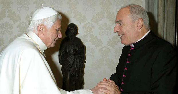 Abusi, Camisasca difende Ratzinger «Trama contro di lui nella Chiesa» 