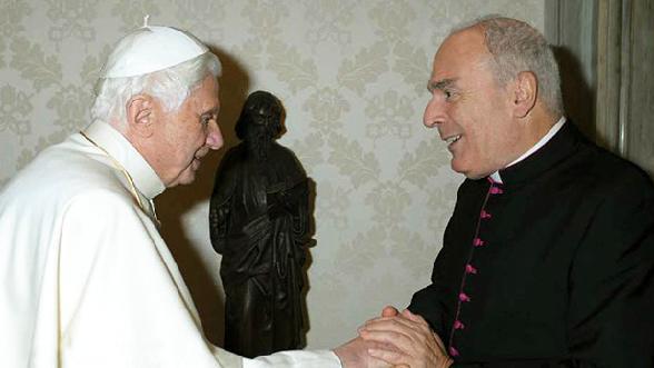 Abusi, Camisasca difende Ratzinger «Trama contro di lui nella Chiesa» 