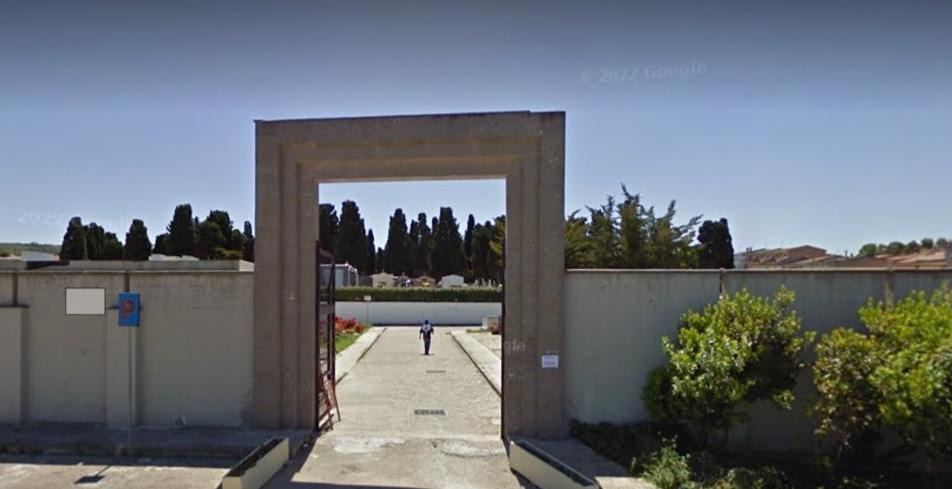 Vandali a Sorso: cimitero profanato 