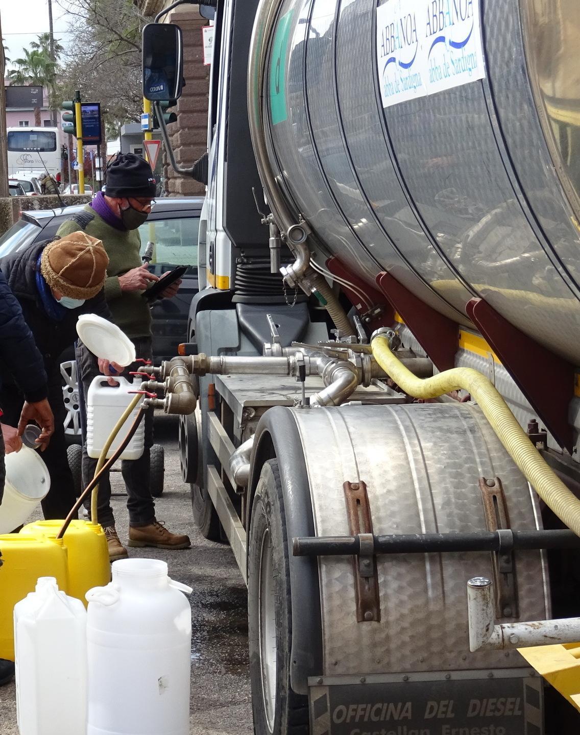 Falla tamponata, in città ritorna l’acqua 