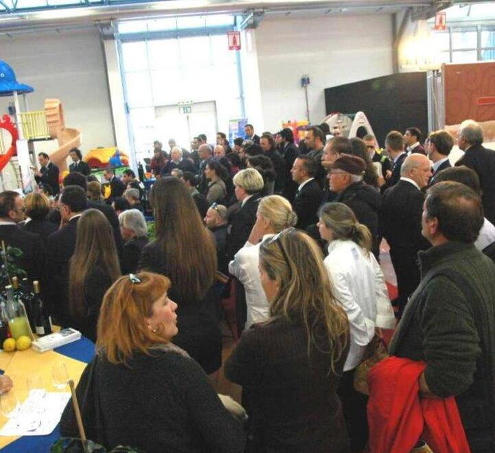 Il pubblico a una passata edizione della Tirreno Ct a CarraraFiere (FOTODI ARCHIVIO)