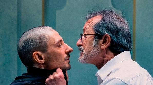 Paravidino rilegge l’Opera da tre soldi: «I tempi di Brecht migliori dei nostri»