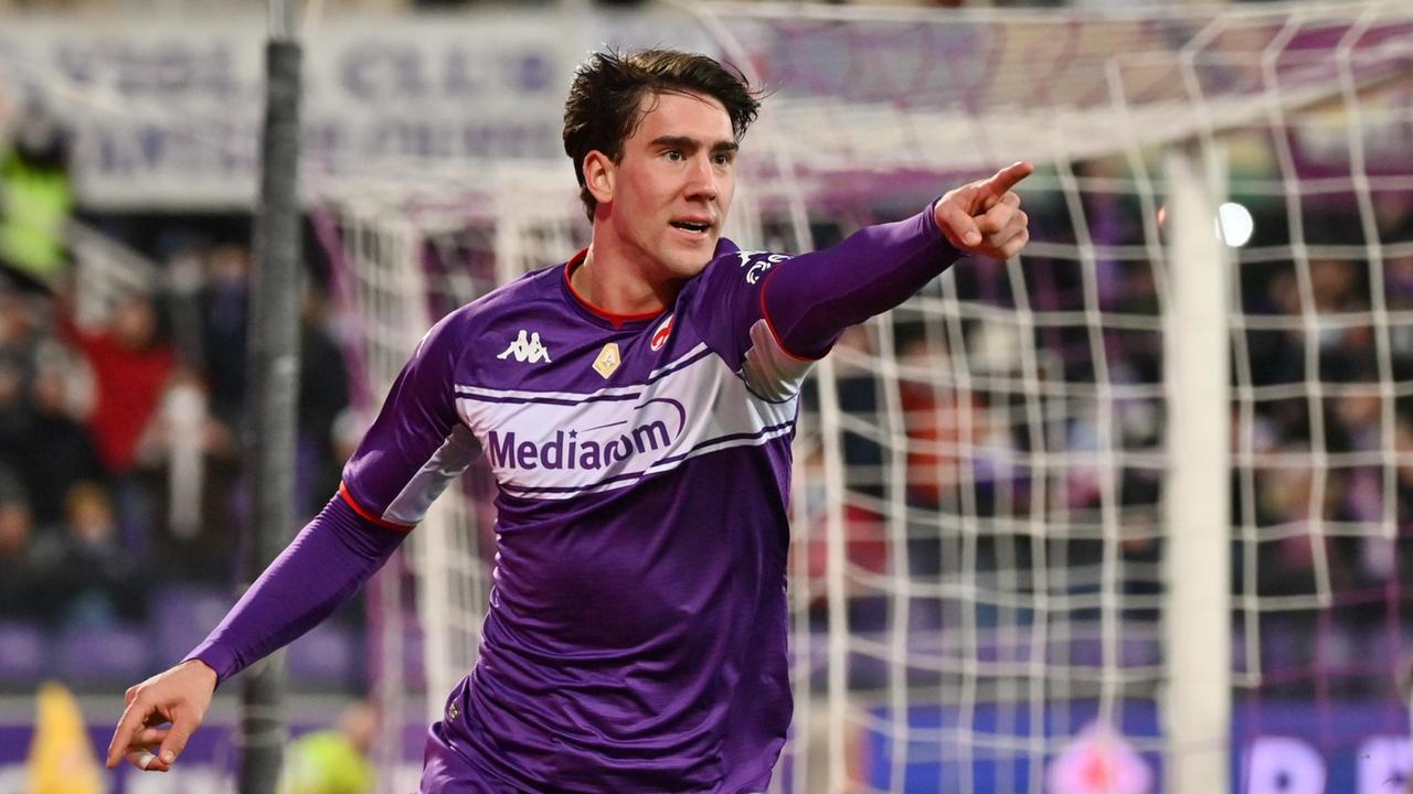Dusan Vlahovic, attaccante della Fiorentina classe 2000: è tutto fatto per il suo passaggio alla Juventus (LaPresse)
