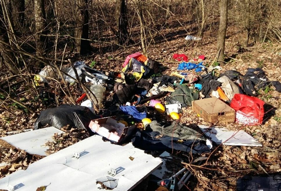 Cinque discariche in due chilometri. Il caso della zona industriale di Capannori