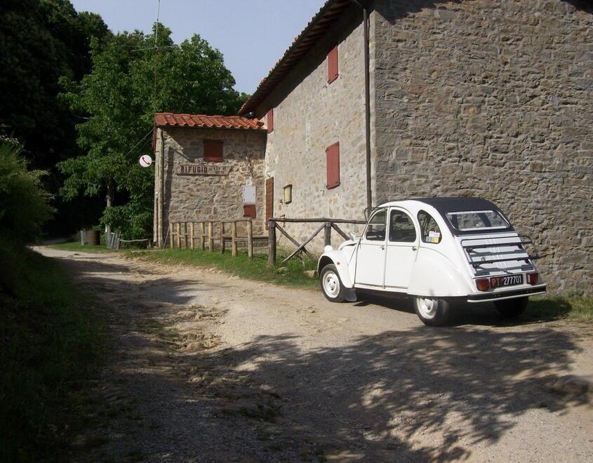 Un’immagine del rifugio Uso di Sotto, in località San Quirico nel Comune di Pescia