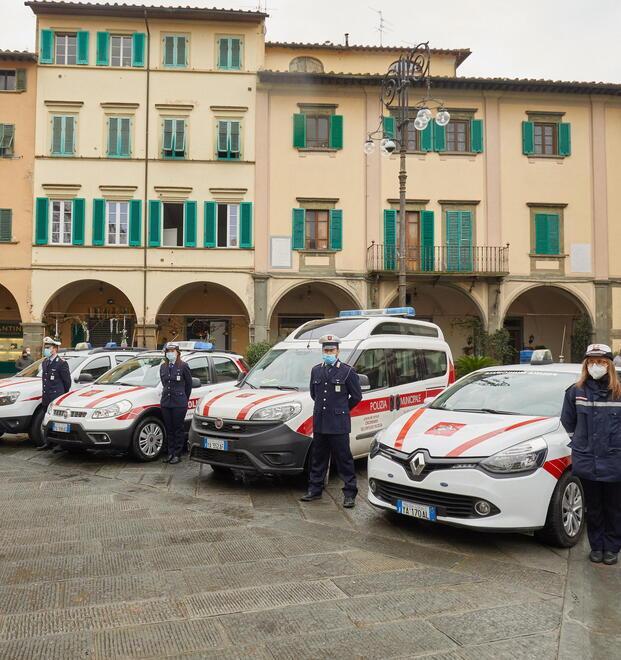 Personale e mezzi della polizia municipale (Foto Sestini)