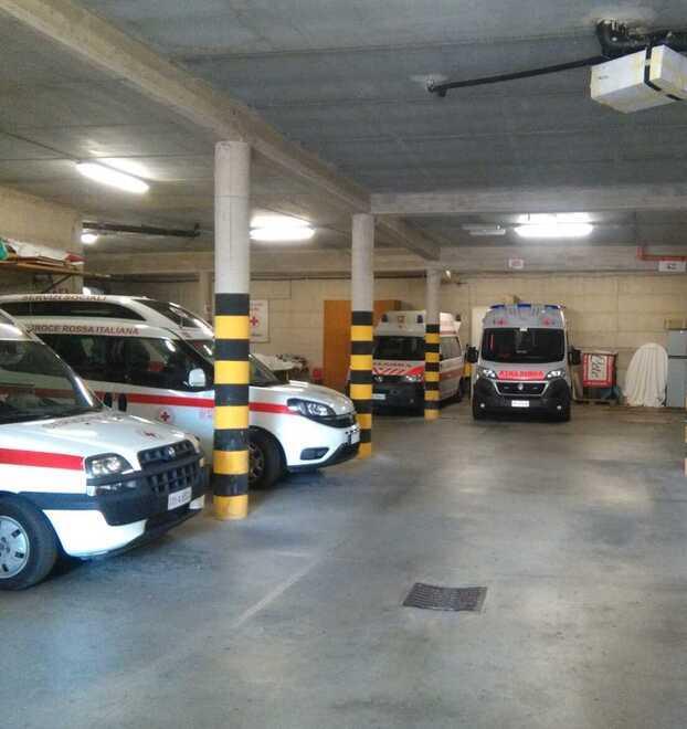 Il garage della sede della Croce Rossa in via Aurelia Sud