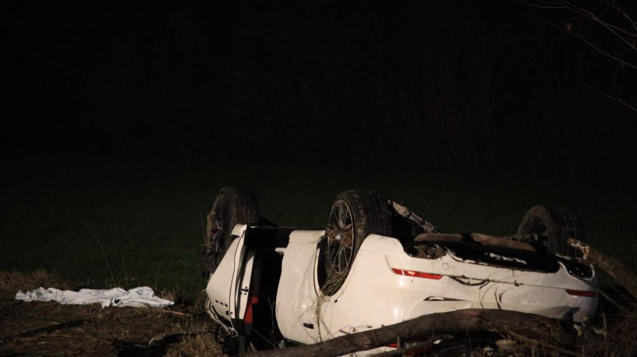 Cavezzo, tragico schianto in automobile: un morto