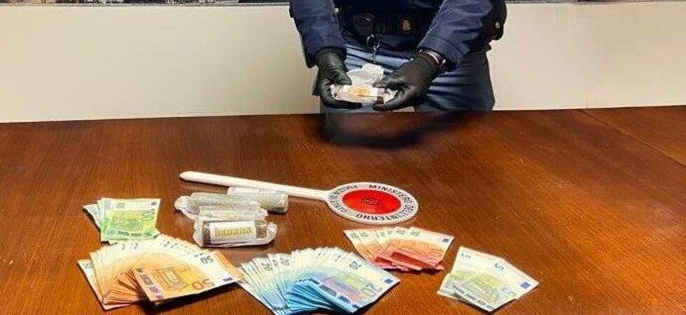 Arrestato 20enne Aveva mezzo chilo di droga in auto