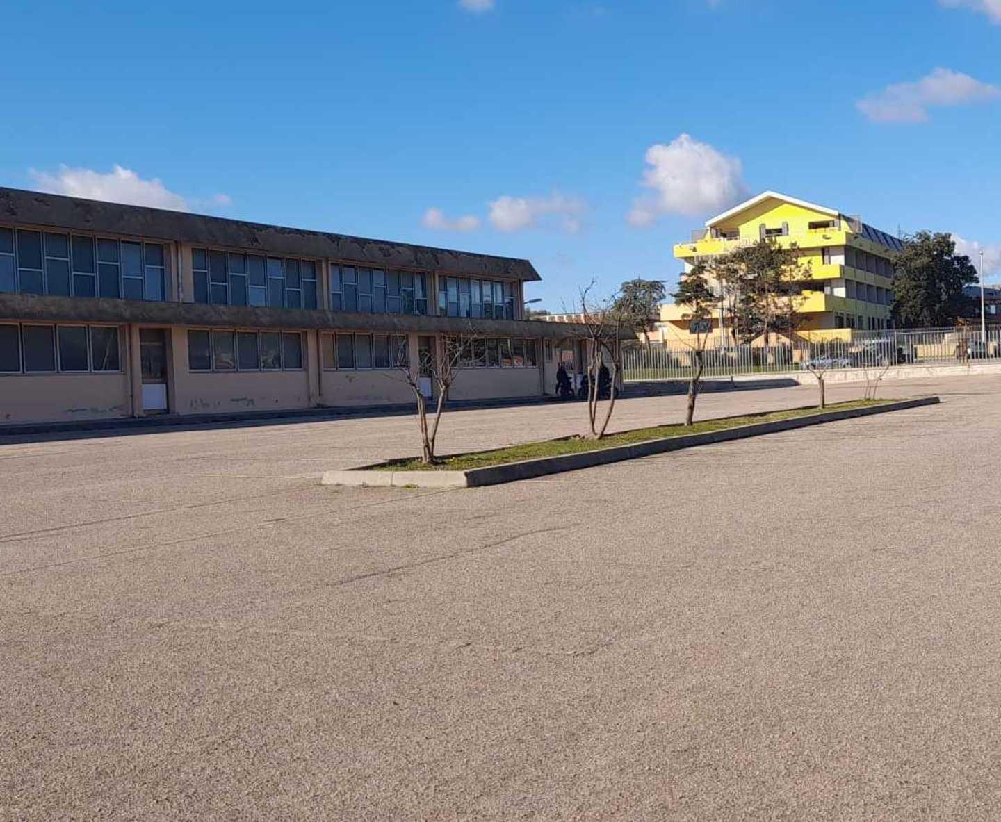 «Patentino per la moto obbligati a “emigrare”» 