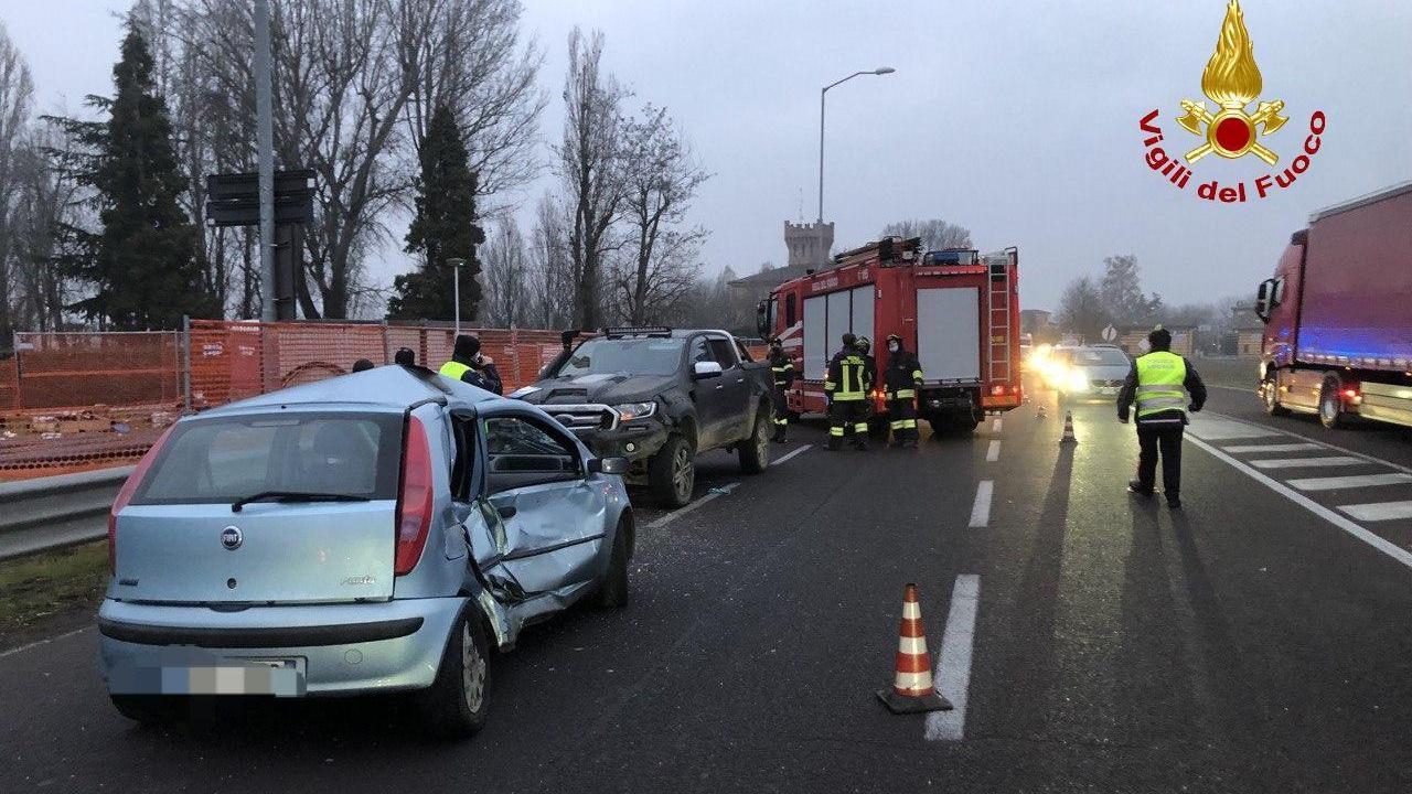 Modena, in via Contrada: donna ferita