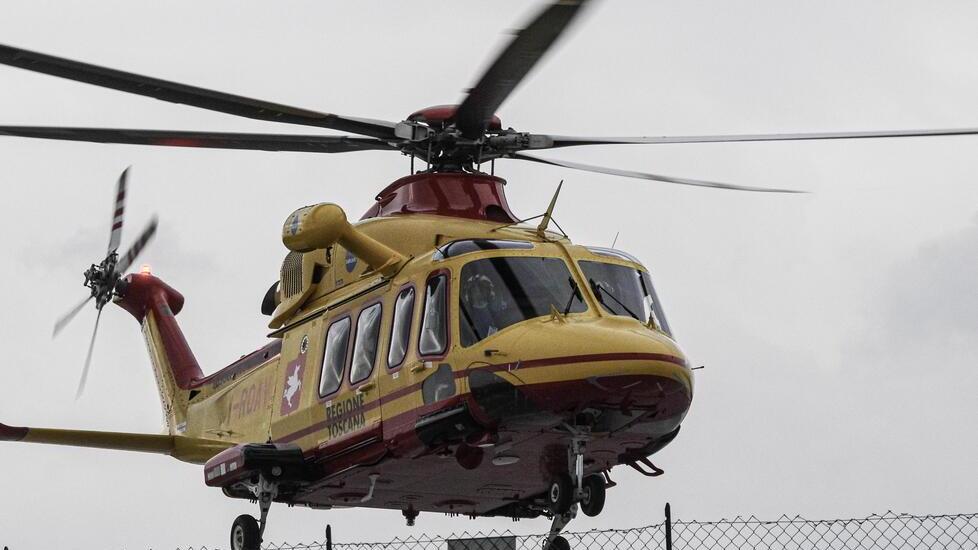 Precipita da un albero mentre lo sta potando, soccorso con Pegaso