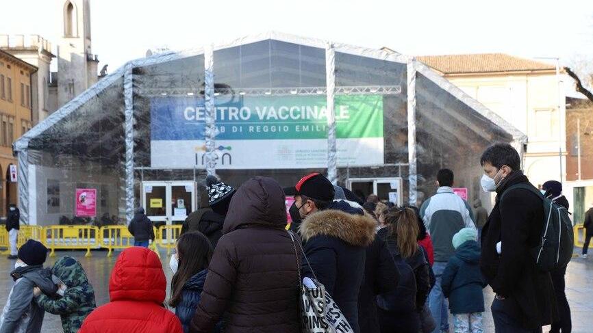 Covid, prima dose per la fascia 5-11 anni anche ad accesso libero