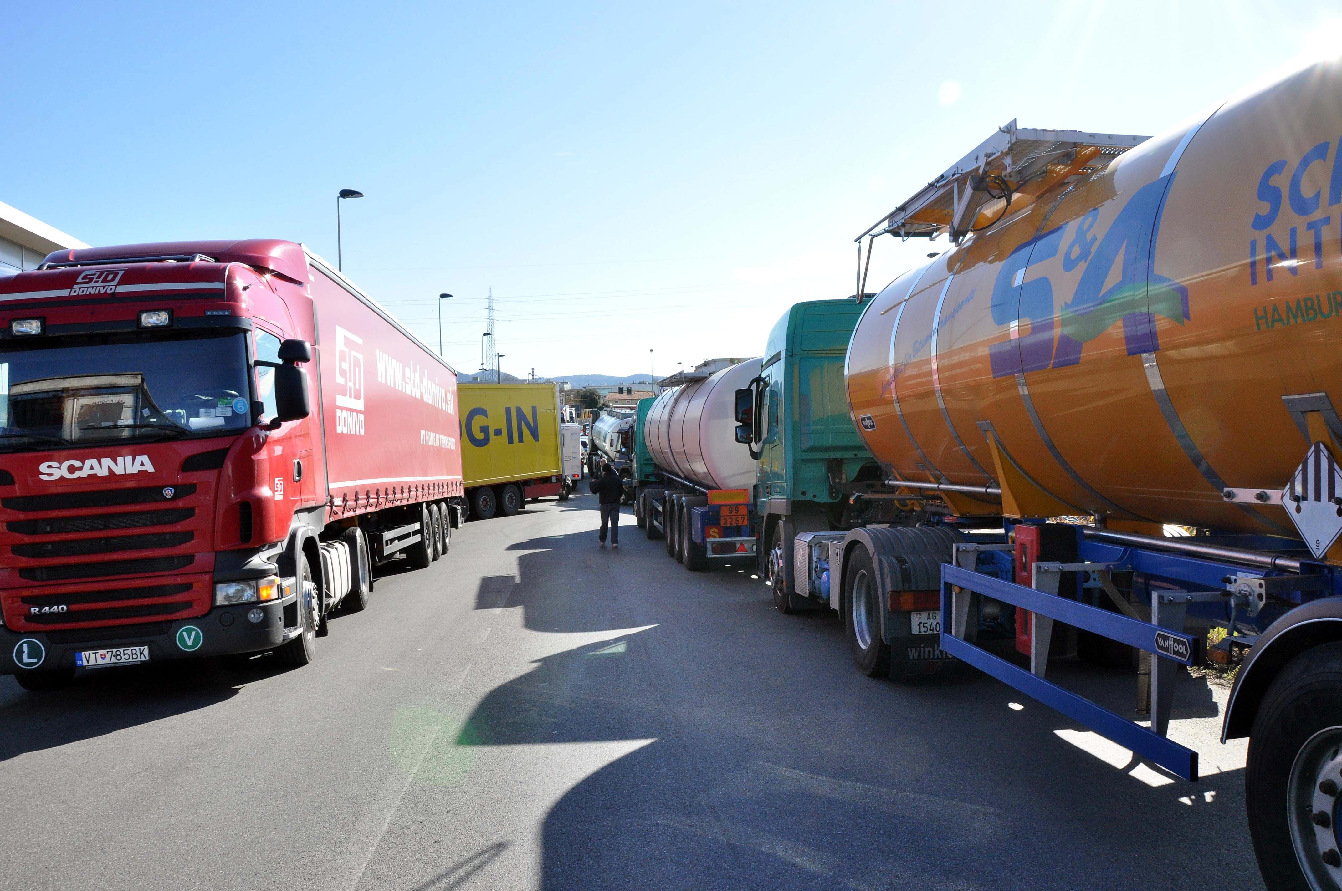 Il settore degli autotrasporti colpito duramente dal rincaro dei carburanti