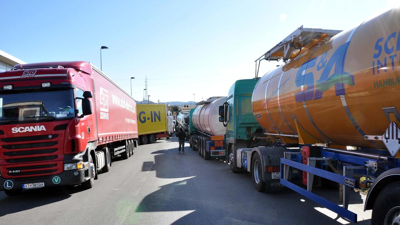 Il settore degli autotrasporti colpito duramente dal rincaro dei carburanti