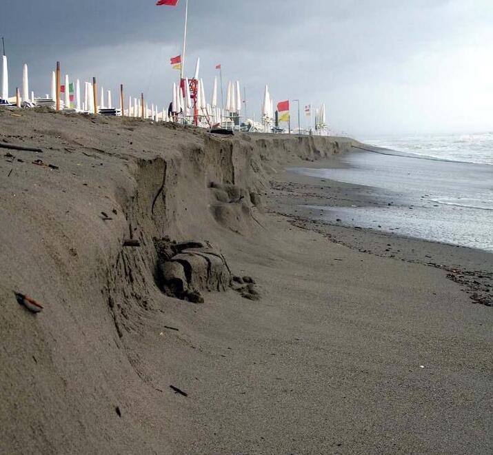 L’Autorità portuale: l’erosione innescata dal porto di Carrara 