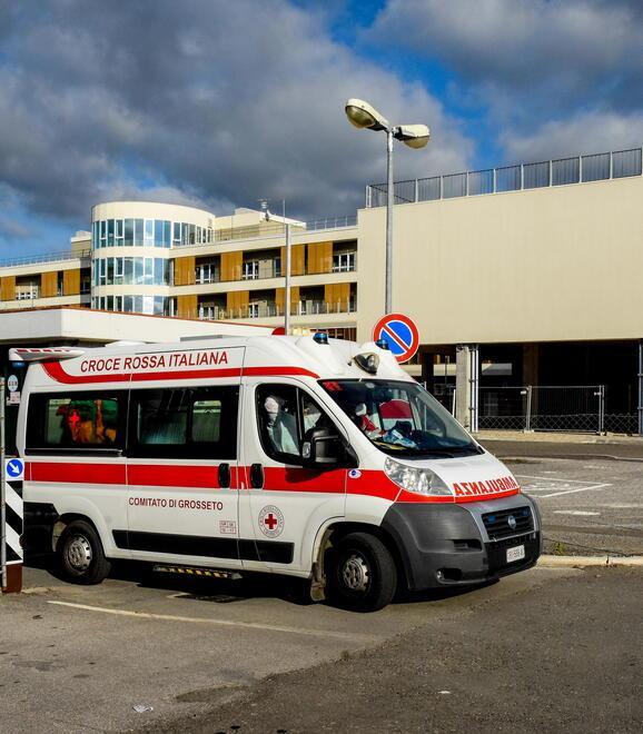 Morto al Misericordia a 74 anni Le prime dosi ai bambini sono 3.755