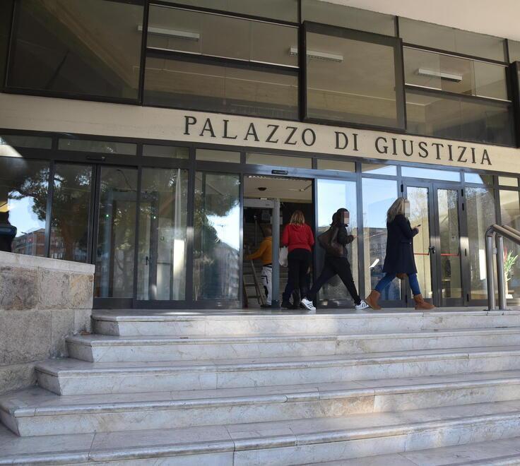 Quei fabbricati senza permesso L’accusa: «I titoli erano scaduti» 