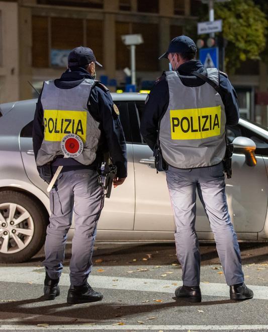 Spaccio, schiamazzi e degrado Identificati dodici ragazzini 