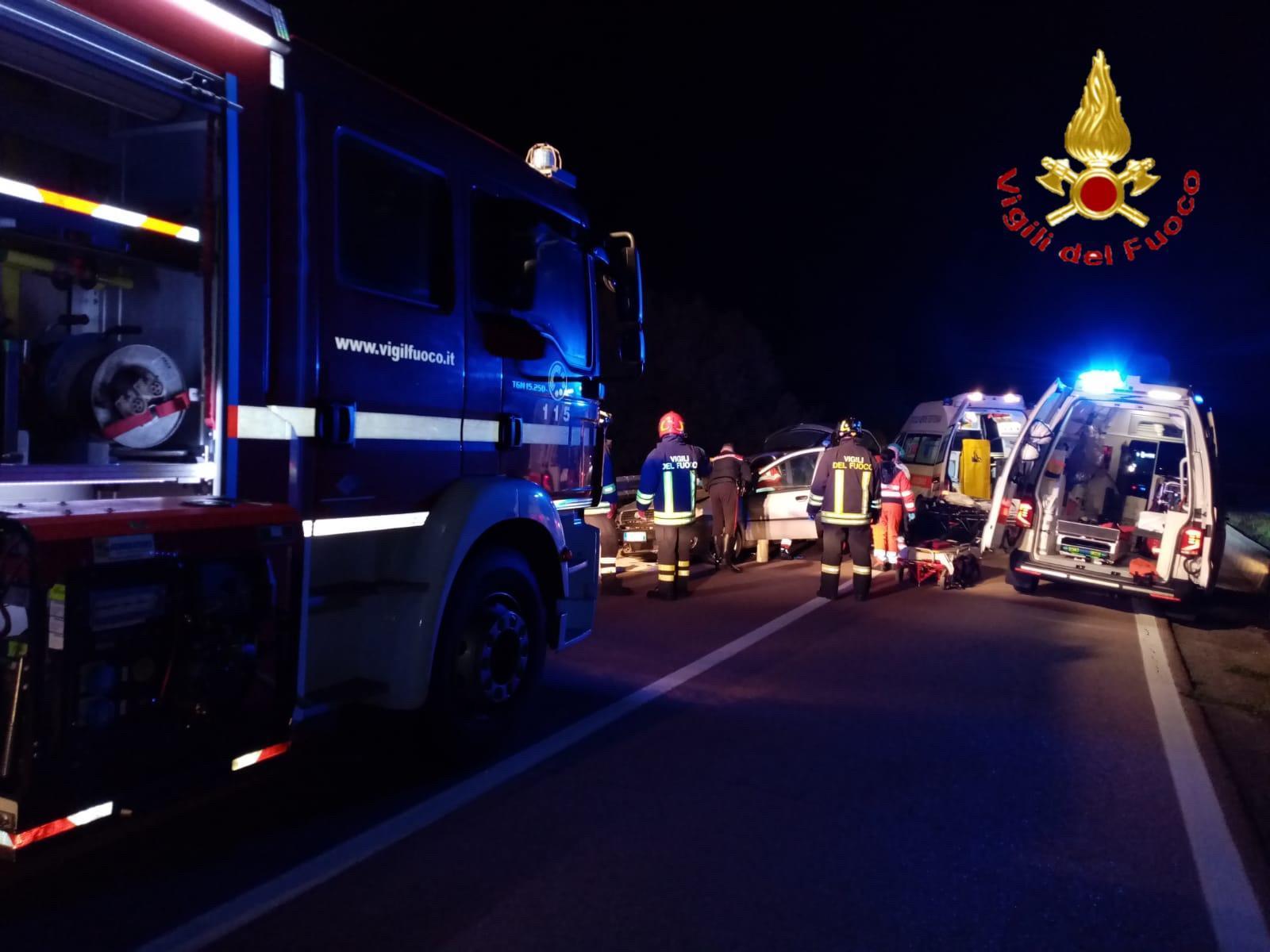 Tertenia, con l'auto contro il guard rail: grave un 52enne