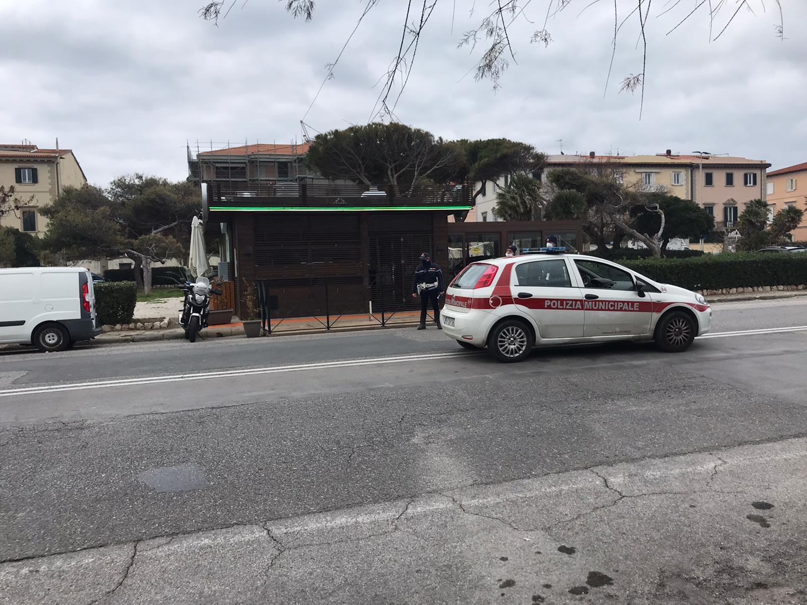 Livorno, muore per un malore a 74 anni mentre è in bicicletta sul viale Italia