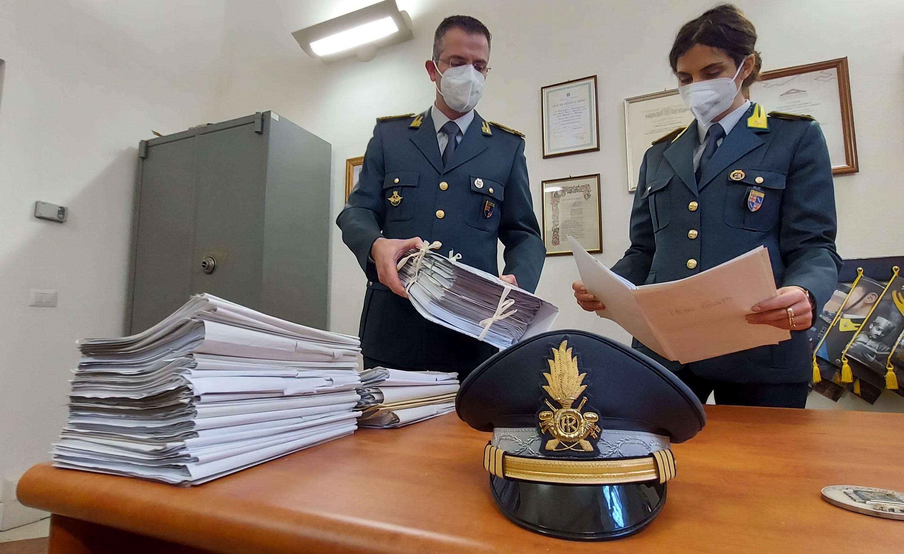 Ferrara: otto lavoratrici in nero impiegate come hostess per un evento fieristico