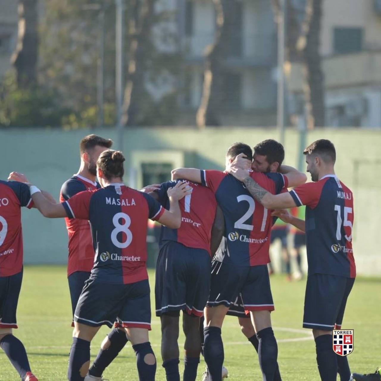 Una Torres solida e cinica fa un passo verso la vetta