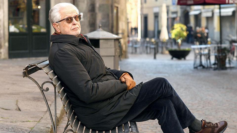 Il professor Paolo Mariti con sullo sfondo il Portone dei Borghi (foto sernacchioli)