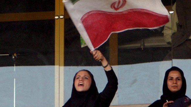 Iran, donne autorizzate ad andare allo stadio per la nazionale