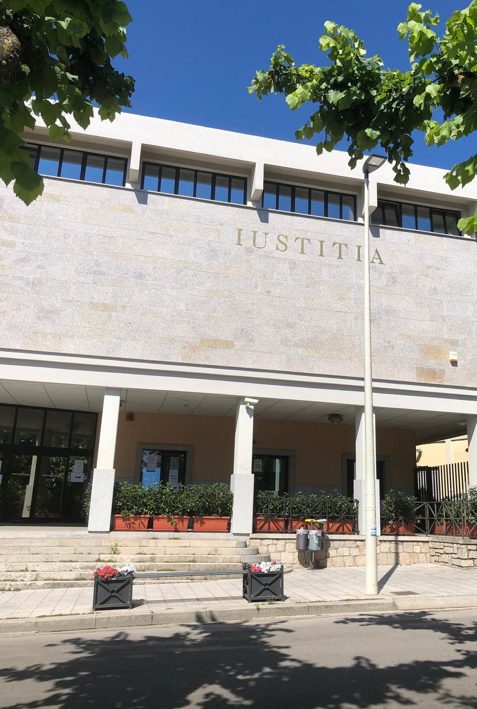 Prostituzione al Club 101, aperto il processo 
