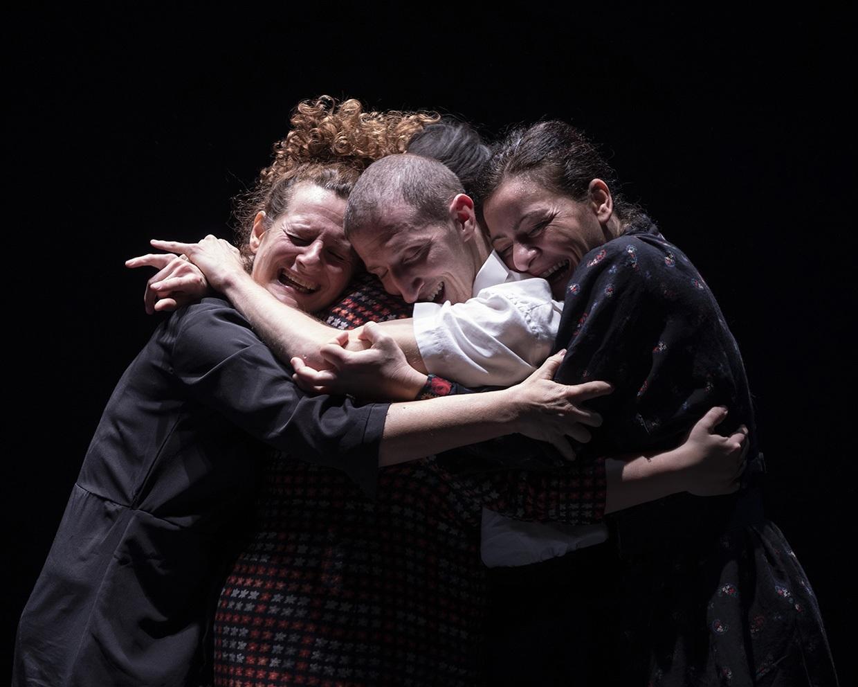 Una scena di “Misericordia” di Emma Dante in cartellone alla Città del teatro di Cascina