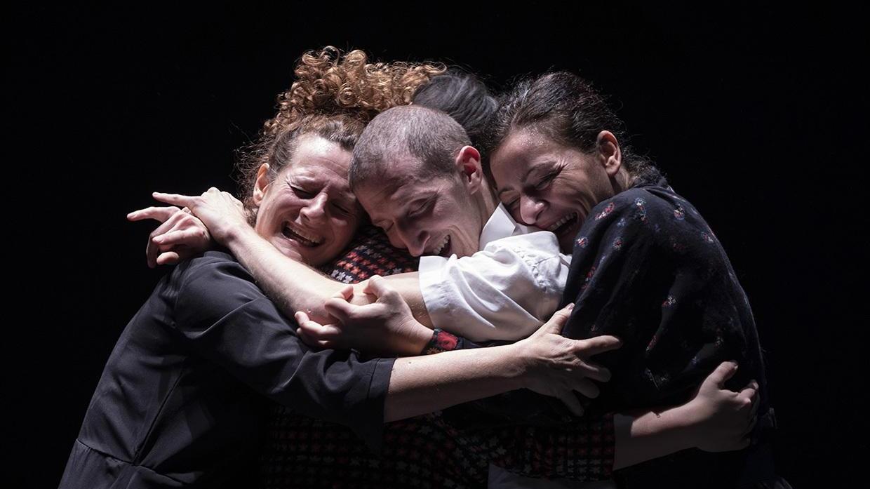 Una scena di “Misericordia” di Emma Dante in cartellone alla Città del teatro di Cascina