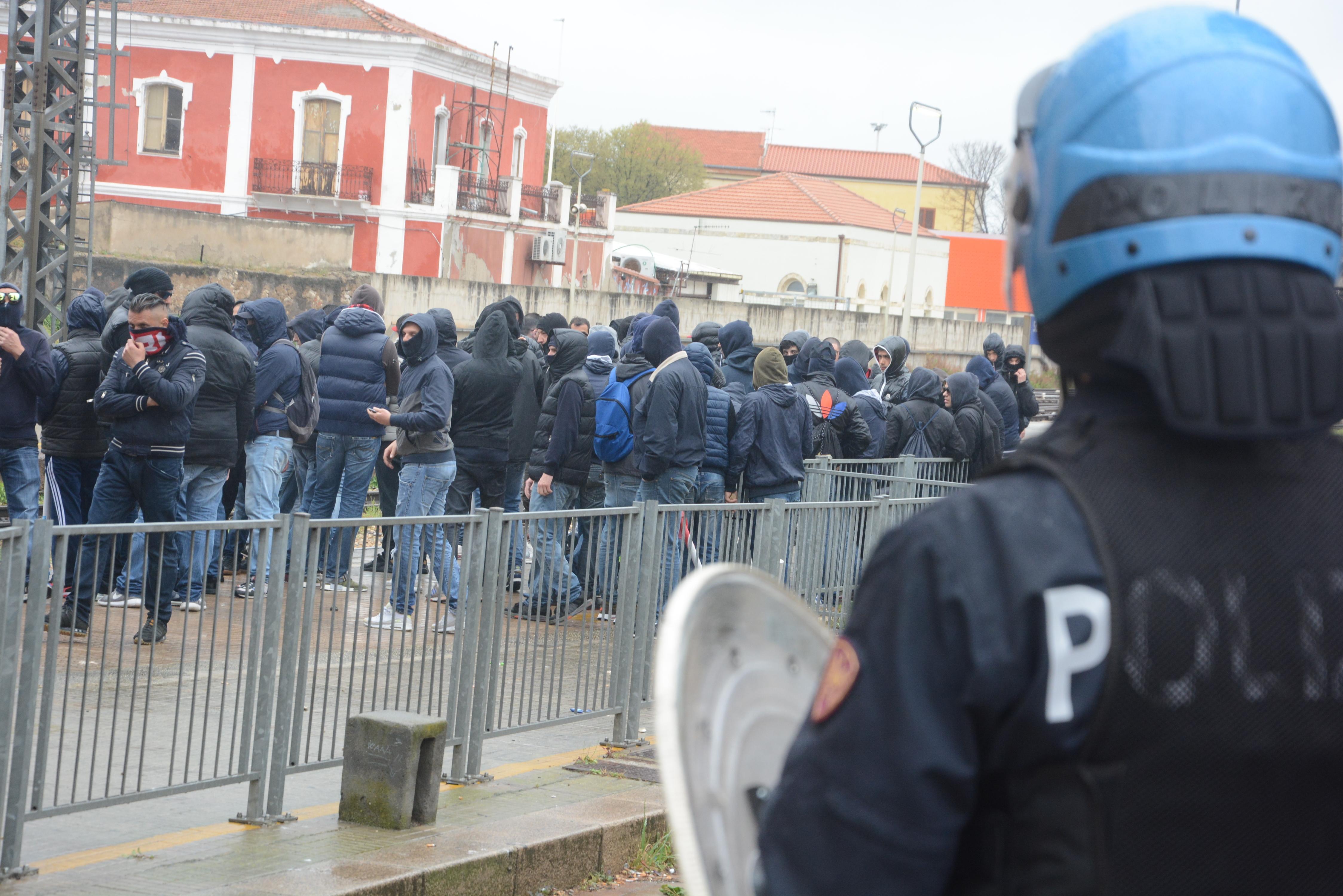 Raid nel centro di Sassari: condannati 77 ultras del Cagliari