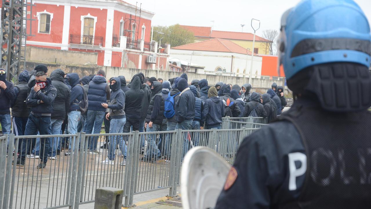 Raid nel centro di Sassari: condannati 77 ultras del Cagliari